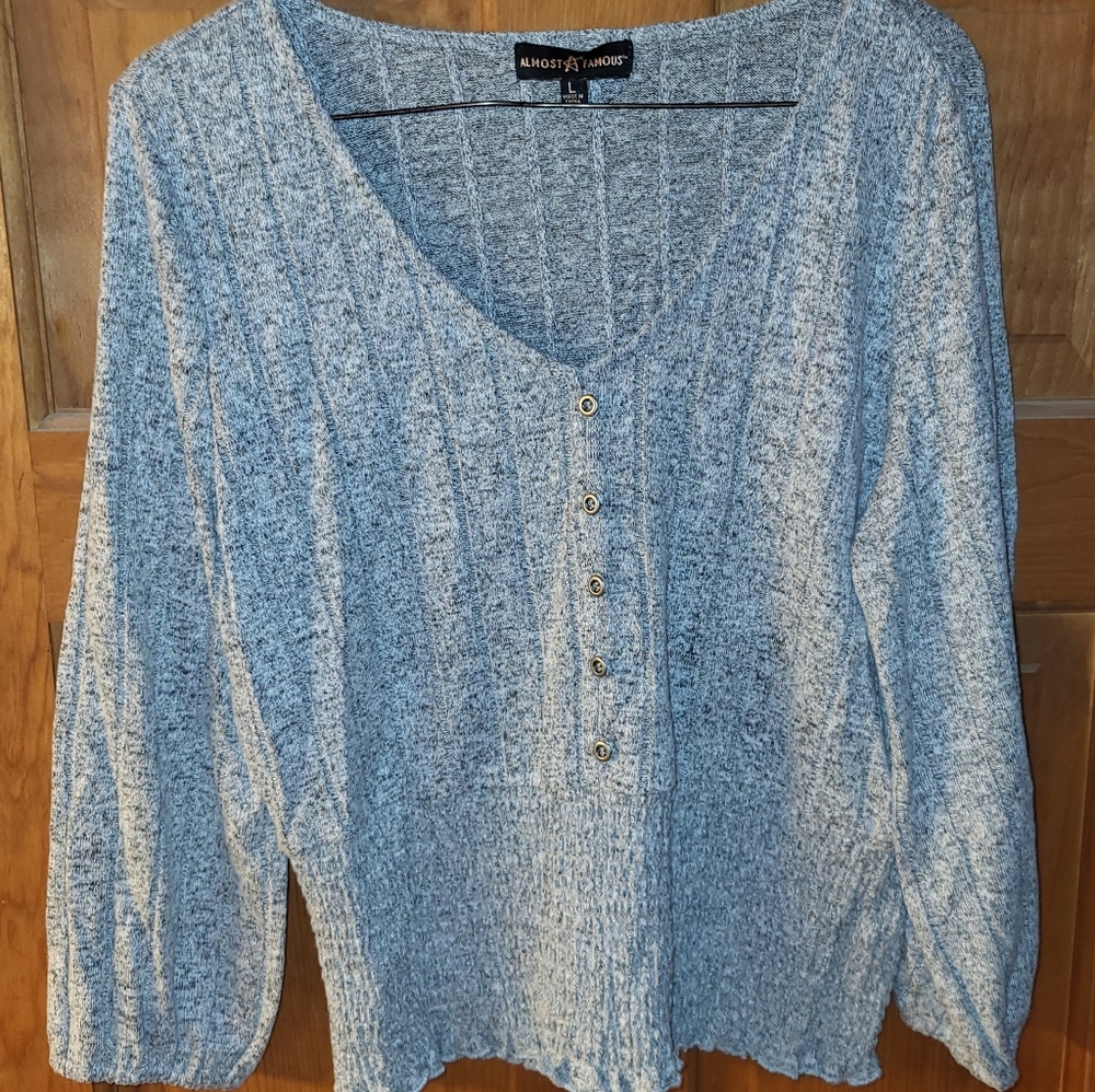 Almost Famous size L  Sweater